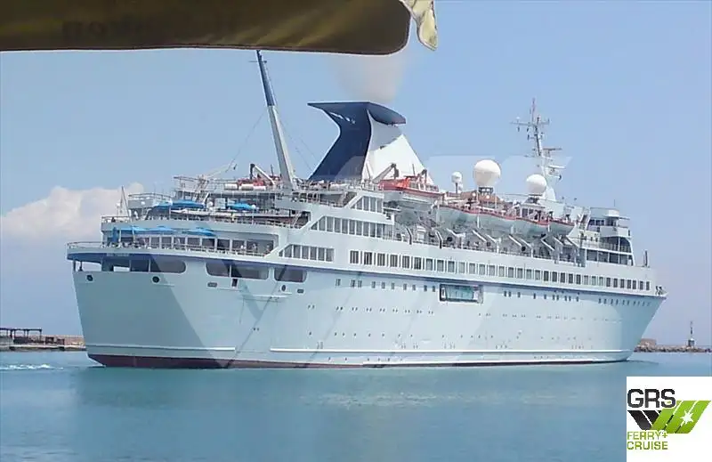 Tàu du lịch để bán