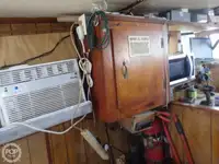 Tàu kéo lưới để bán