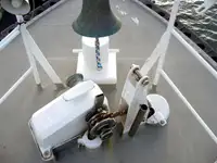 Tàu khảo sát để bán