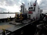 Tàu kéo để bán