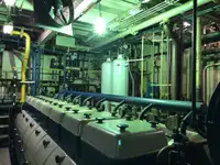 Tàu kéo lưới để bán