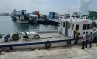 Tàu chở thủy thủ đoàn để bán