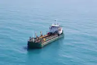 Tàu nạo vét để bán