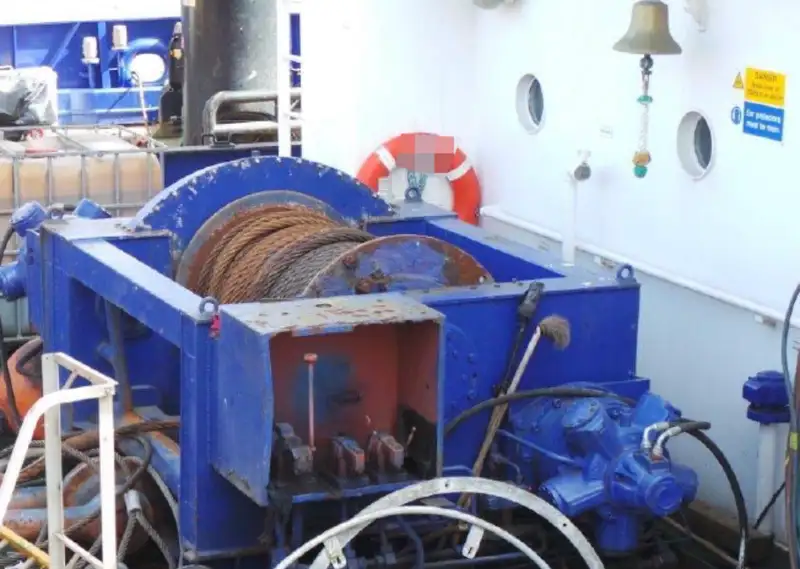 Tàu làm việc để bán