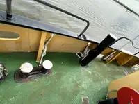 Tàu dẫn đường để bán