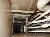 Tàu làm việc để bán