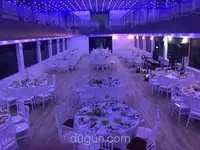 Tàu chở khách để bán