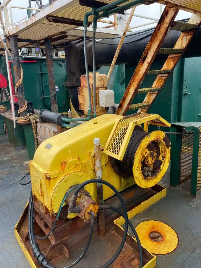 Tàu nạo vét để bán