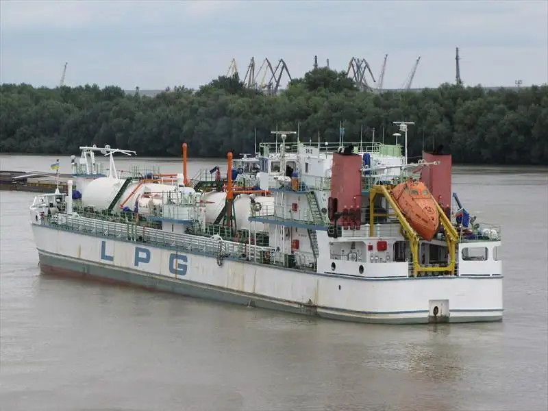 Tàu chở khí tự nhiên hóa lỏng (LNG) để bán