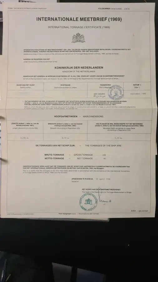 Tàu cung cấp để bán