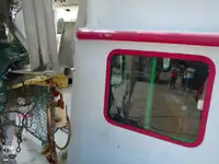 Tàu kéo lưới để bán