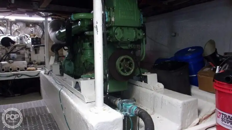 Tàu hỗ trợ lặn để bán