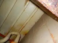 Tàu làm việc để bán