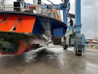 Tàu du lịch để bán