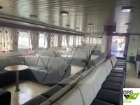 Tàu du lịch để bán