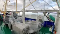 Tàu kéo lưới ngang để bán