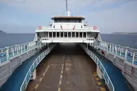 Tàu phà để bán