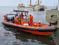 Thuyền bơm hơi cứng rao bán
