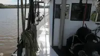 Tàu kéo lưới để bán