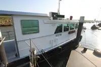 Tàu chở khách để bán
