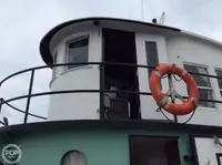 Tàu kéo để bán