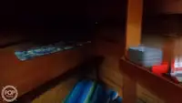 Tàu kéo lưới để bán