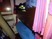 Tàu làm việc để bán