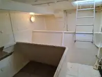 Tàu câu dài để bán