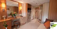 Tàu du lịch để bán