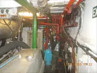 Tàu chở thủy thủ đoàn để bán