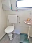 Tàu du lịch để bán