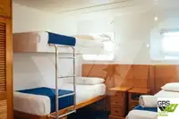 Tàu du lịch để bán