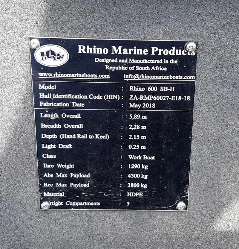 Tàu container để bán