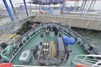 Tàu kéo để bán