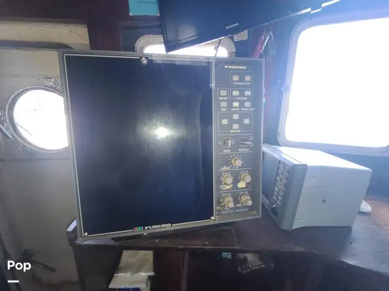 Tàu kéo lưới để bán