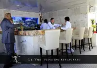 Tàu du lịch để bán