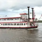Tàu chở khách rao bán