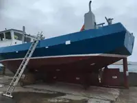 Tàu làm việc để bán
