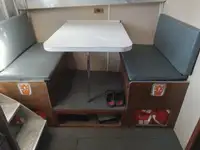 Tàu chở thủy thủ đoàn để bán