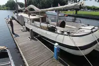 Sà lan để bán