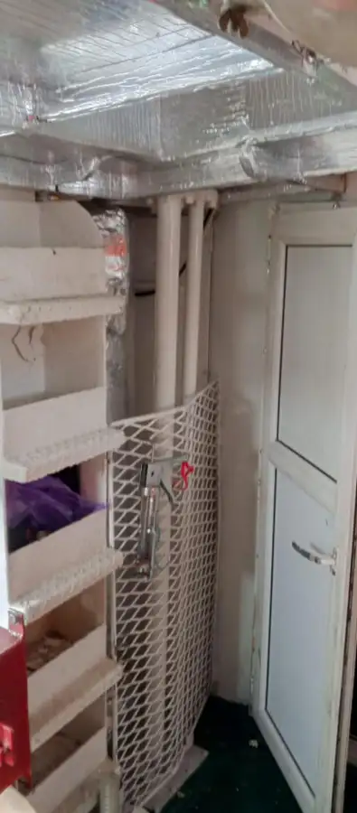 Tàu kéo lưới để bán