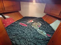 Tàu làm việc để bán
