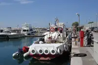 Tàu làm việc để bán