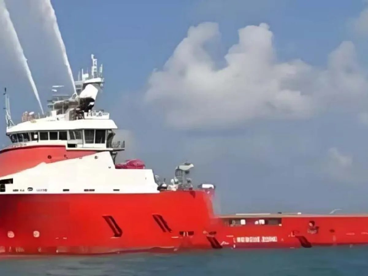Tàu dịch vụ và tàu ngoài khơi để bán