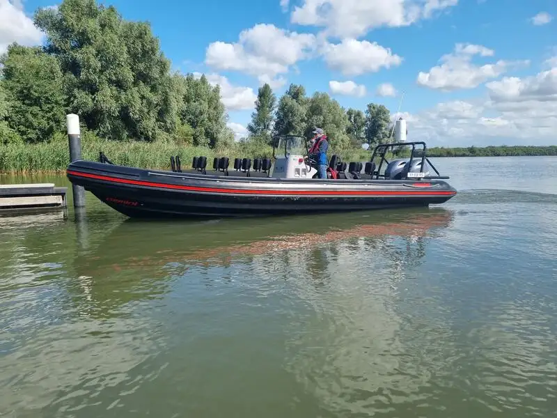 Tàu container để bán
