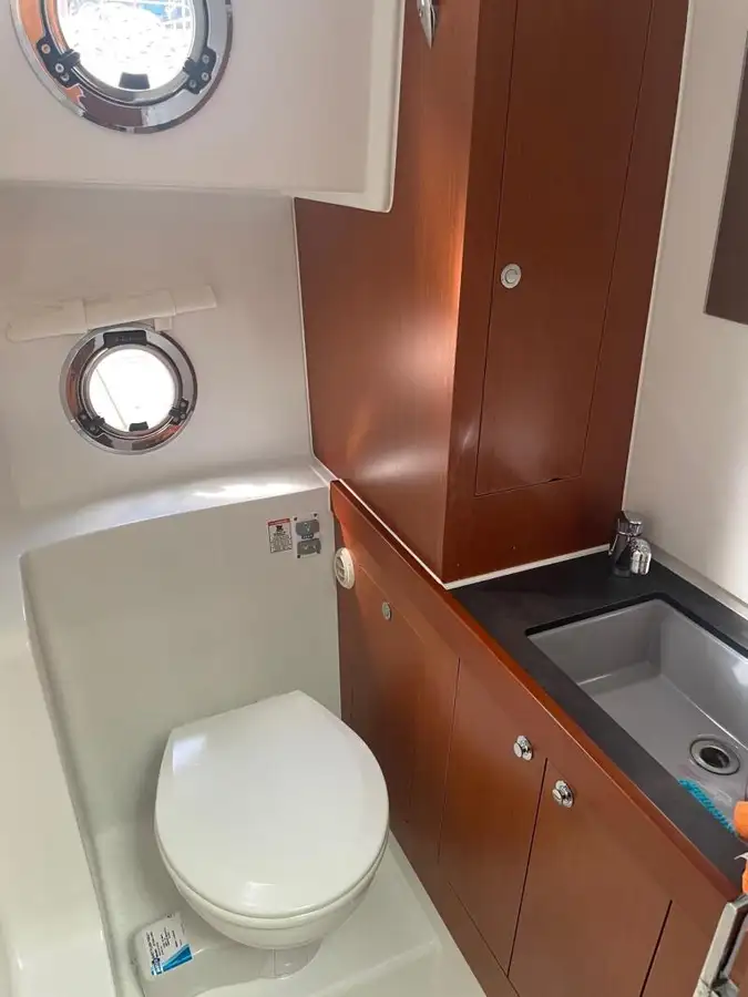 Tàu kéo lưới để bán