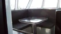Tàu làm việc để bán