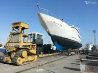Tàu hỗ trợ lặn để bán