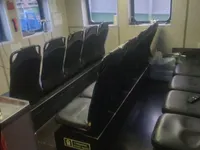 Tàu chở thủy thủ đoàn để bán