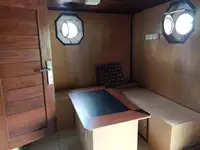 Tàu đổ bộ, chở hàng để bán